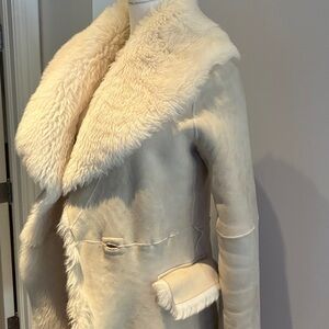 Luxurious Cream sheepskin Fur Coat
